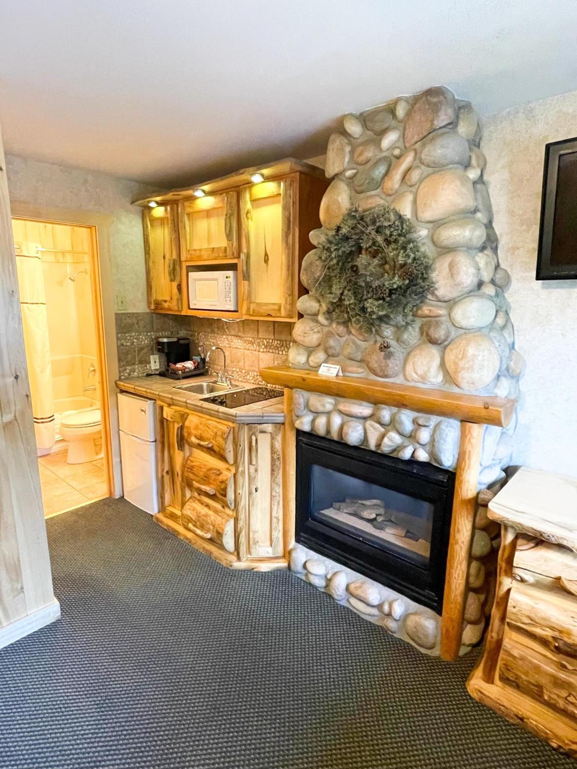 Spirit Lake Lodge photo 27