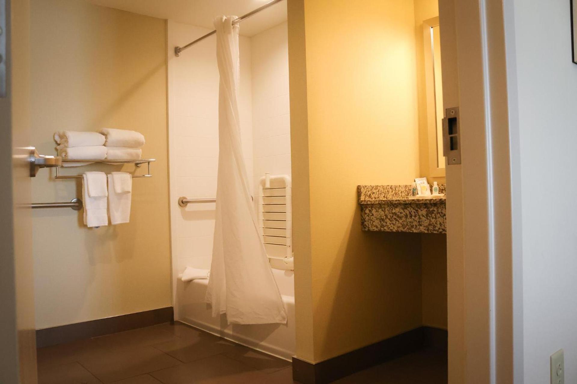 Comfort Suites Bossier City - Shreveport East photo 59