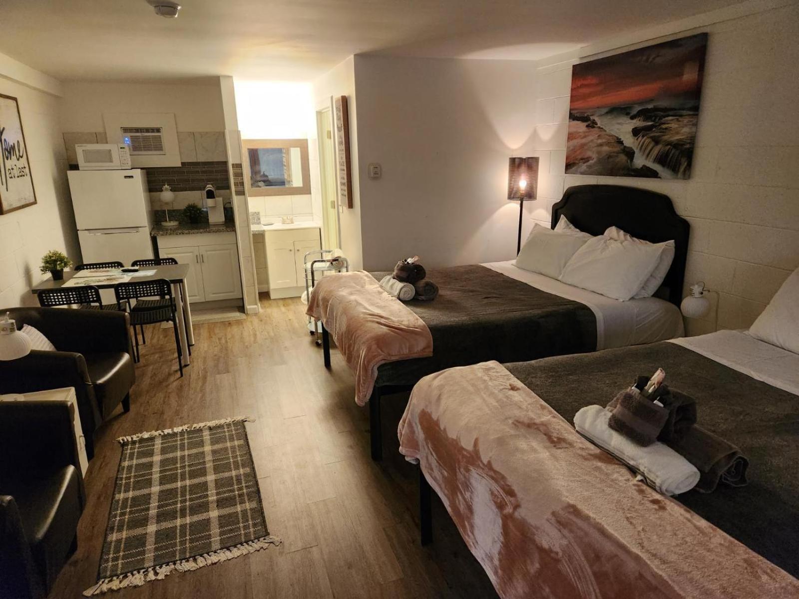 Rolling Hills Motel photo 11