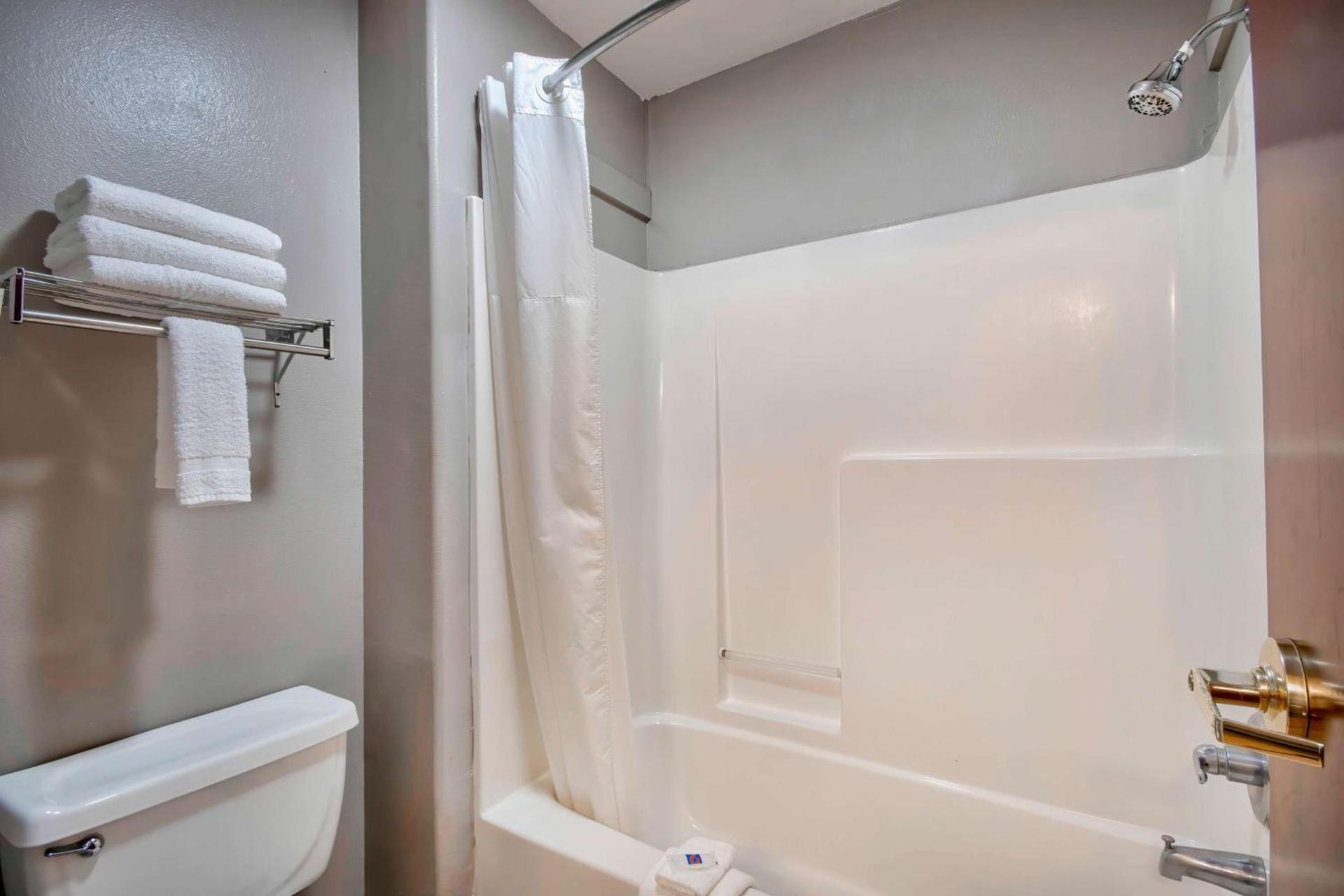 Motel 6-Abbeville, LA photo 14