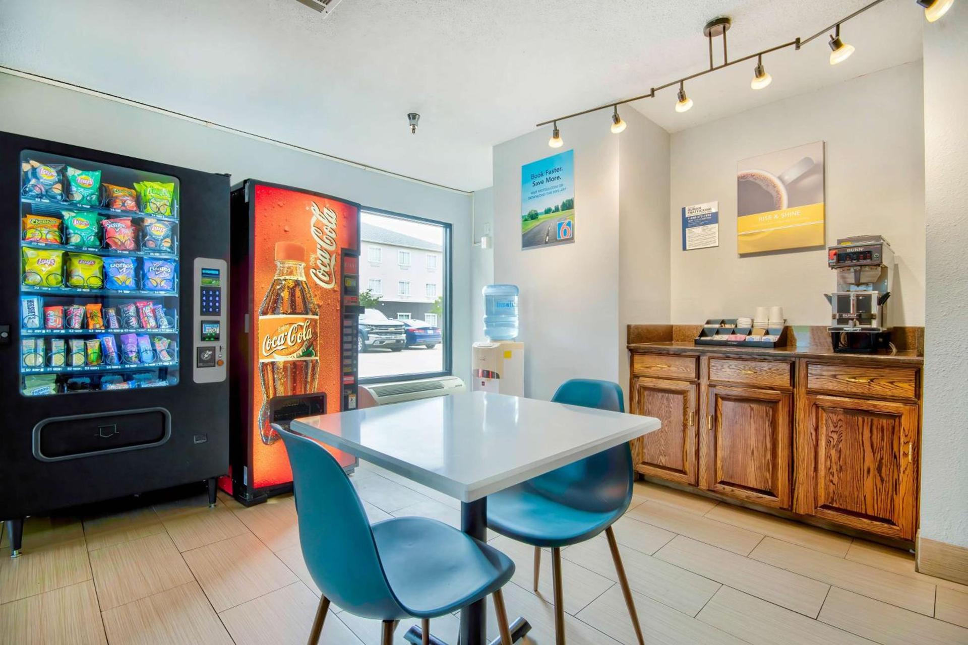 Motel 6-Abbeville, LA photo 25