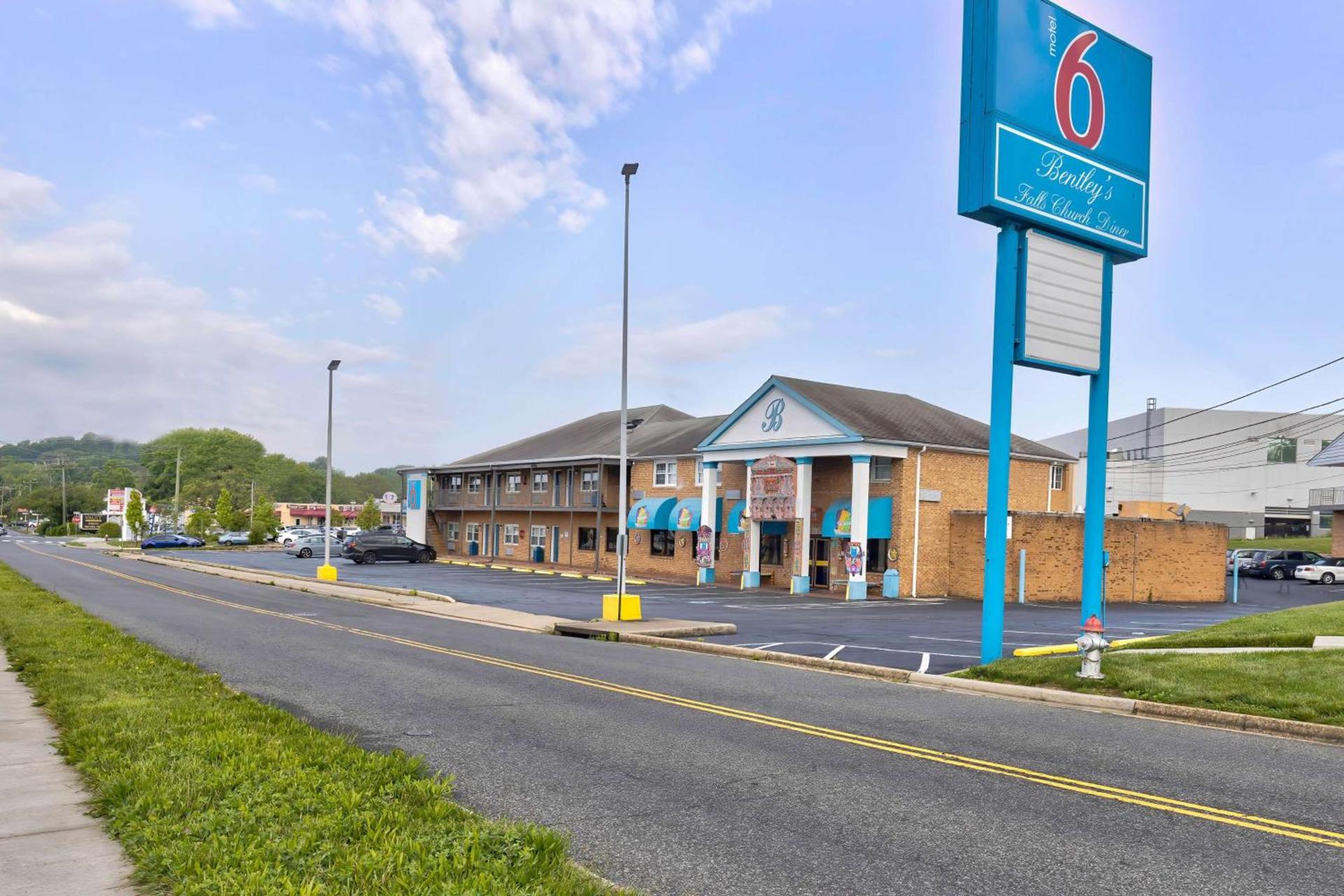 Motel 6-Falls Church, VA - Arlington Boulevard photo 4