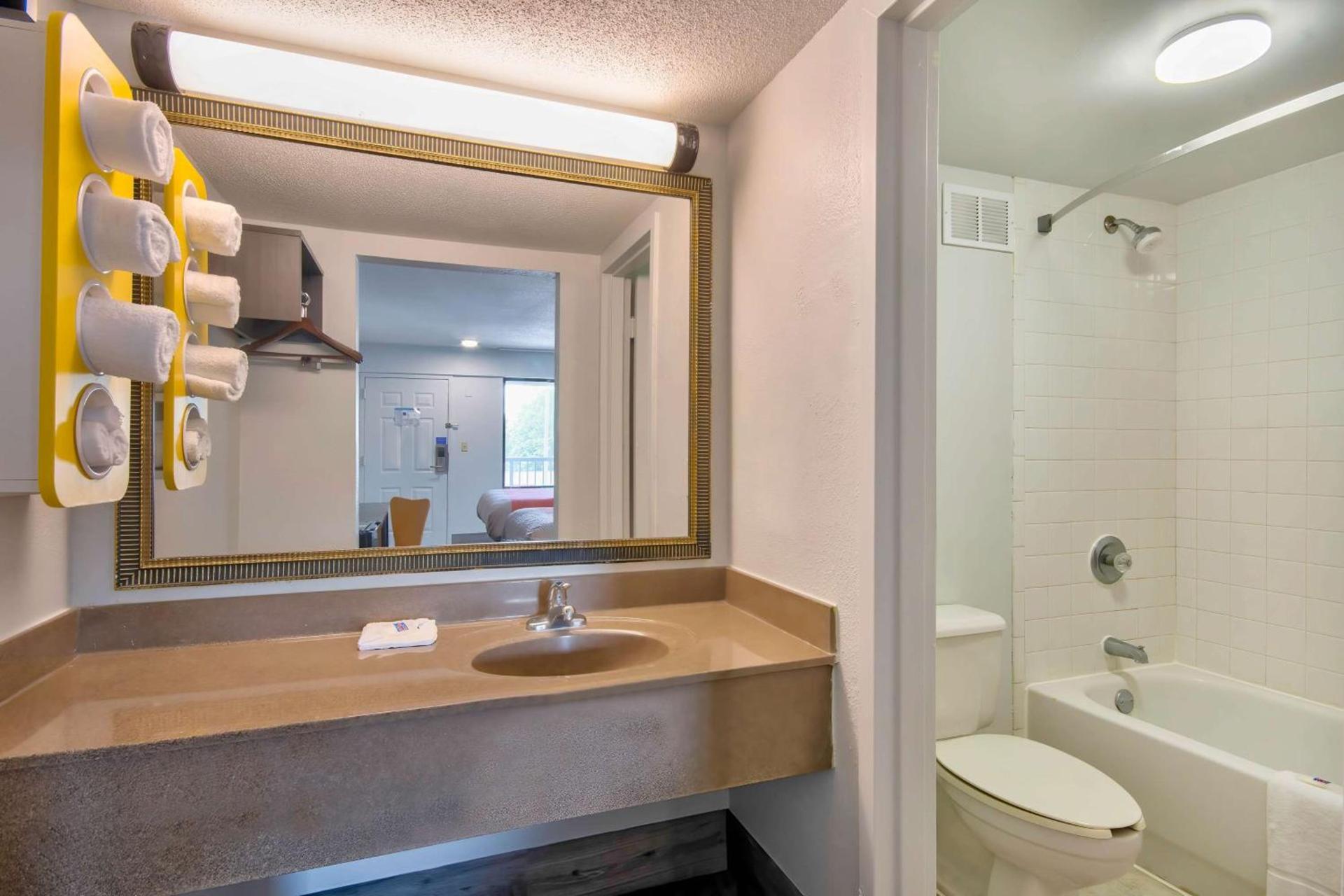 Motel 6-Lafayette, LA photo 9