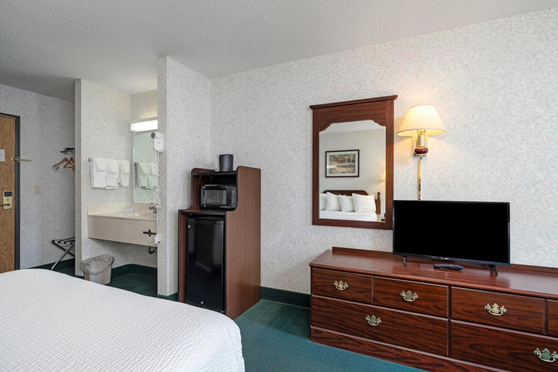 Days Inn by Wyndham Battlefield Rd/Hwy 65 photo 33