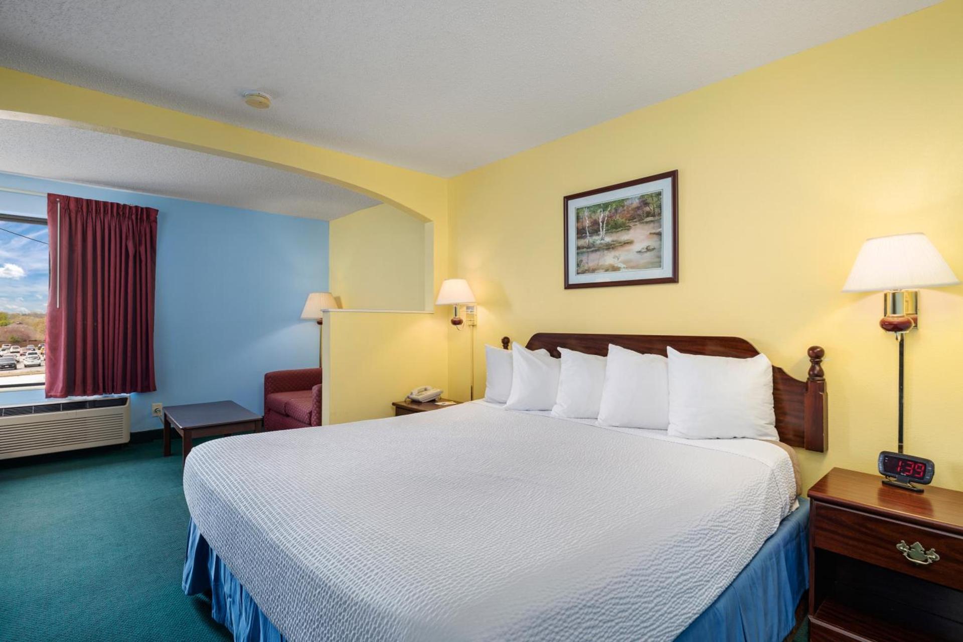 Days Inn by Wyndham Battlefield Rd/Hwy 65 photo 48