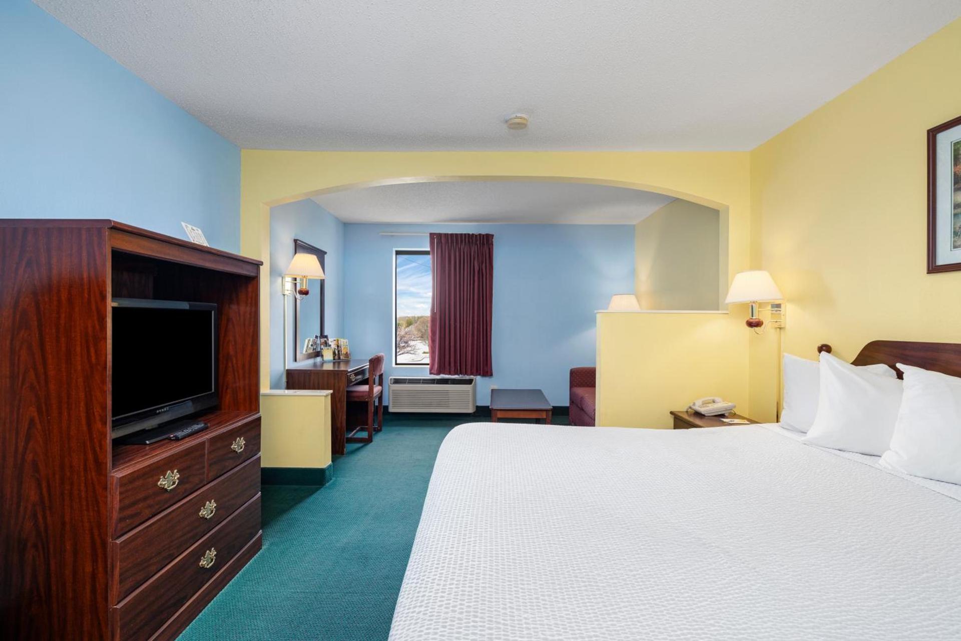 Days Inn by Wyndham Battlefield Rd/Hwy 65 photo 50