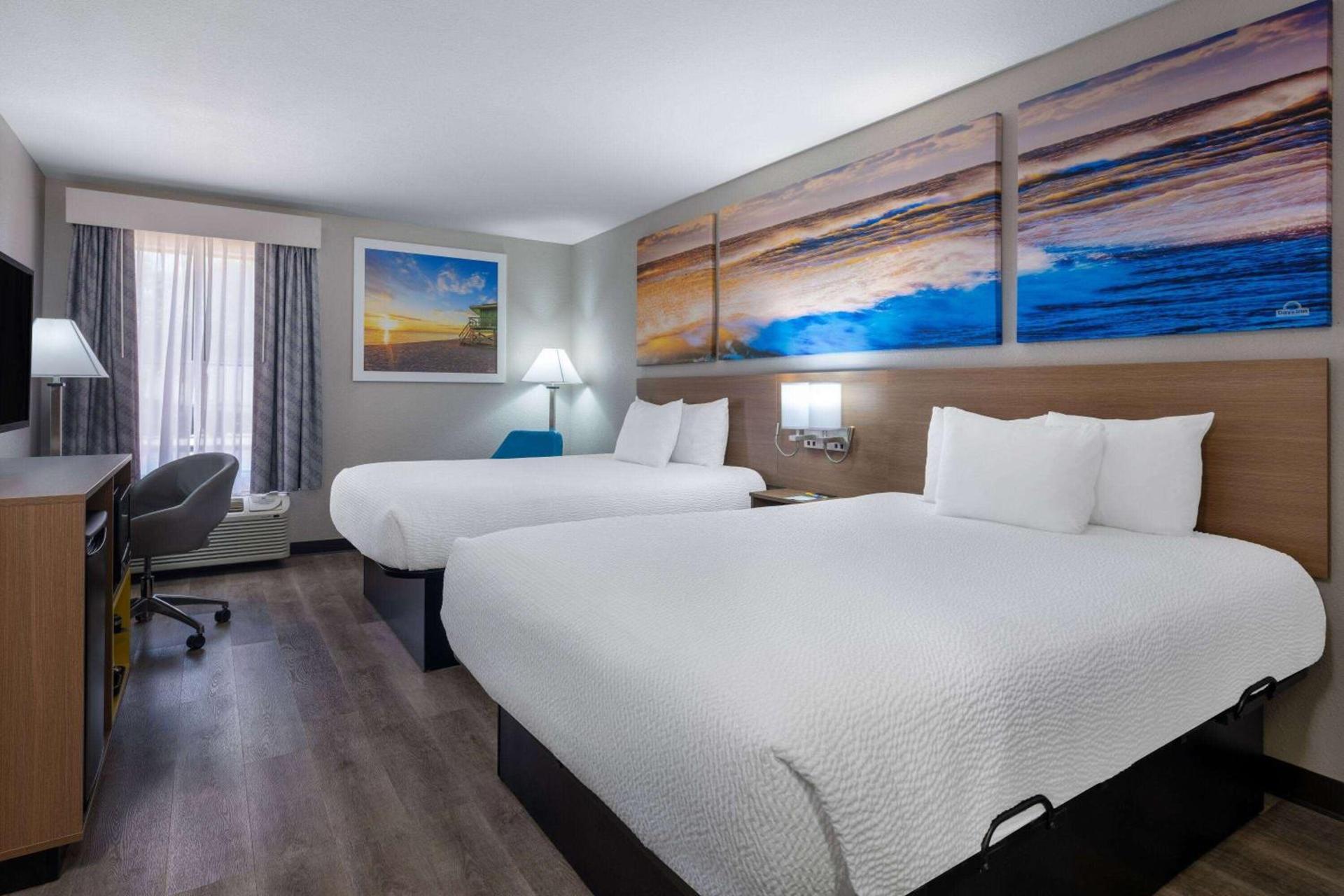 Days Inn & Suites by Wyndham Commerce photo 27