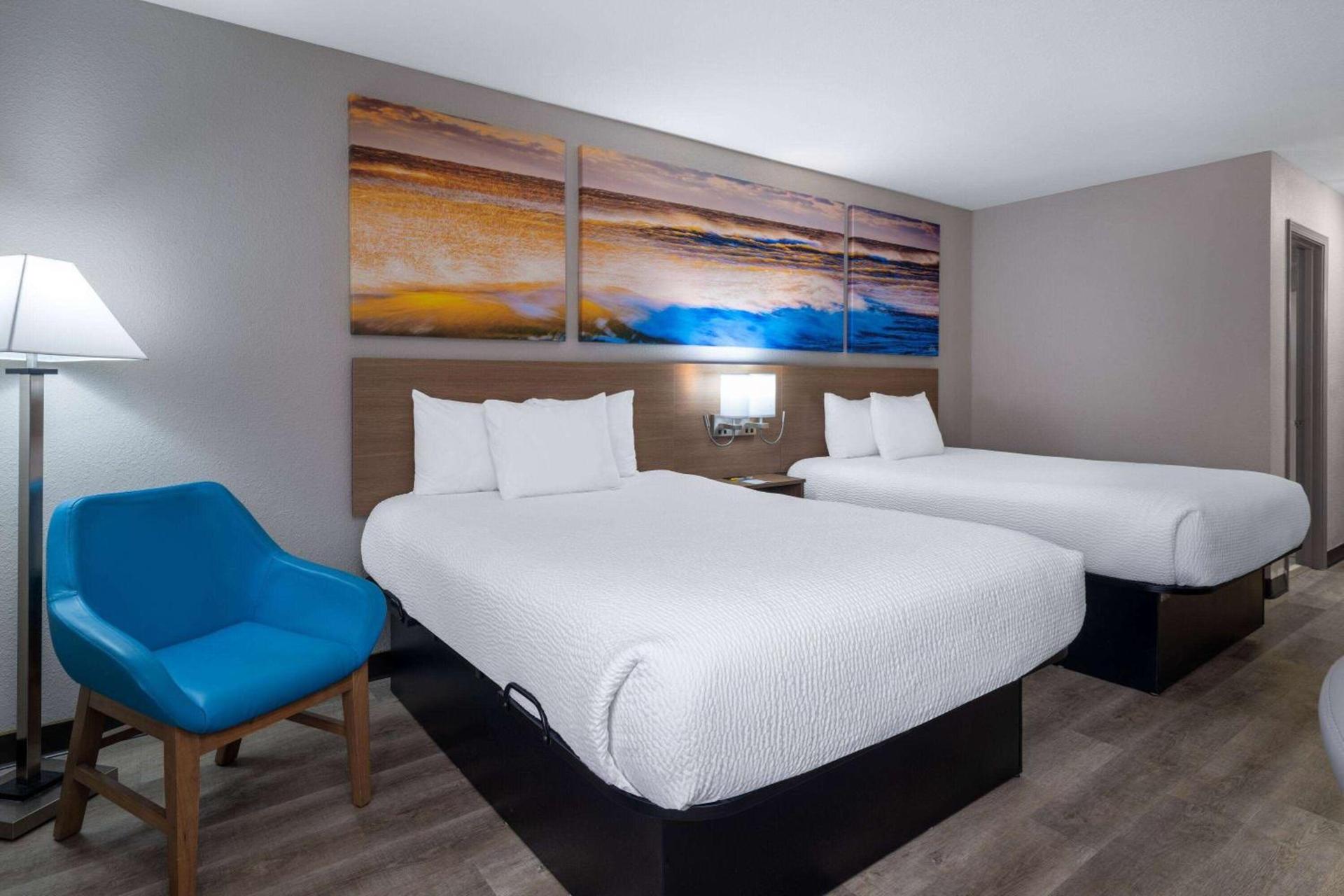 Days Inn & Suites by Wyndham Commerce photo 28
