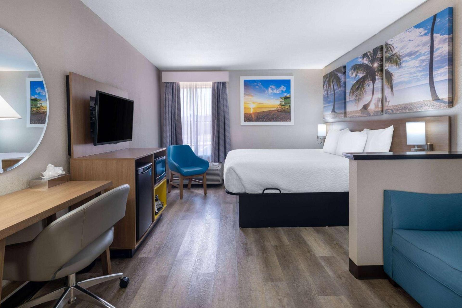 Days Inn & Suites by Wyndham Commerce photo 15