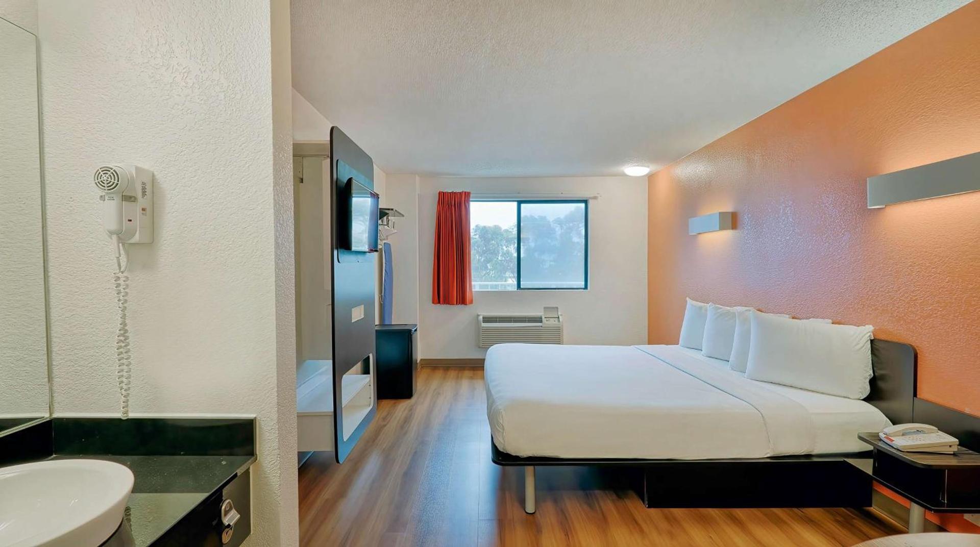 Suites Los Angeles CA Los Angeles LAX photo 7