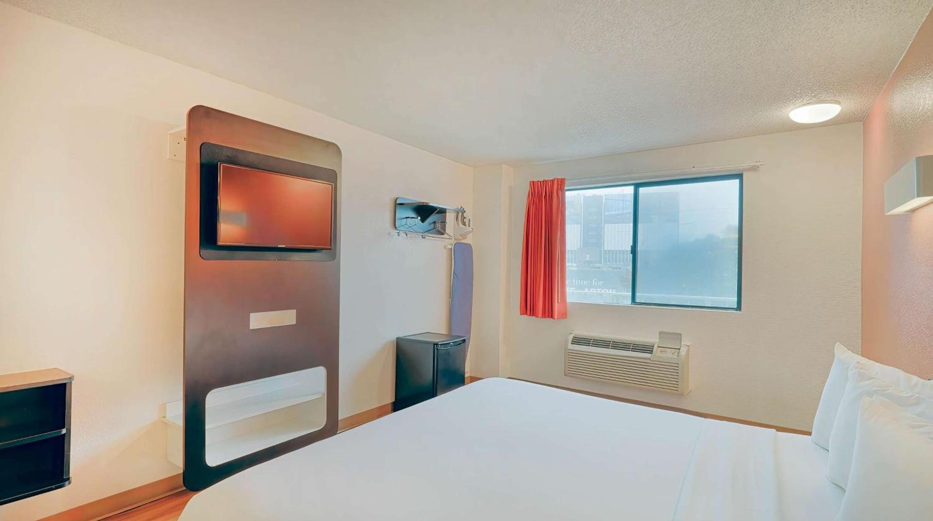 Suites Los Angeles CA Los Angeles LAX photo 8