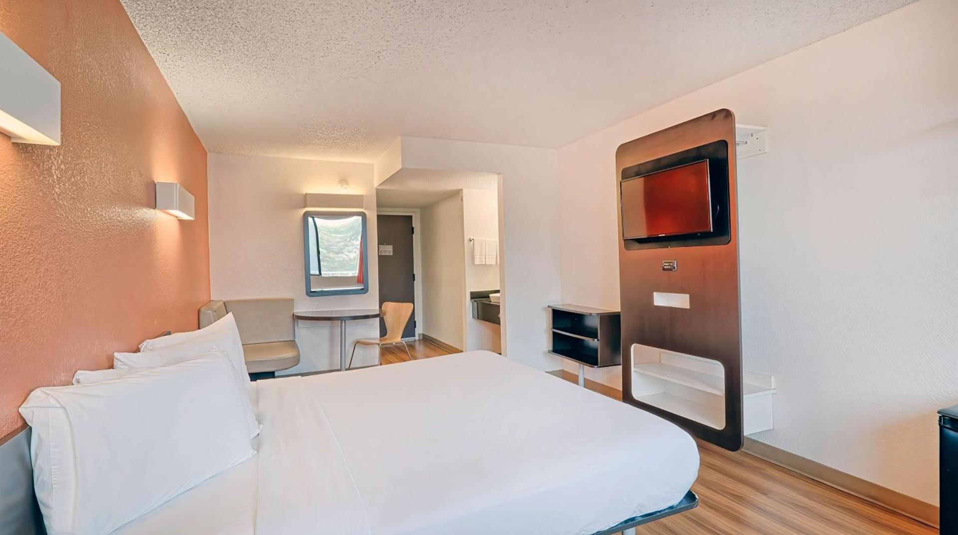 Suites Los Angeles CA Los Angeles LAX photo 9