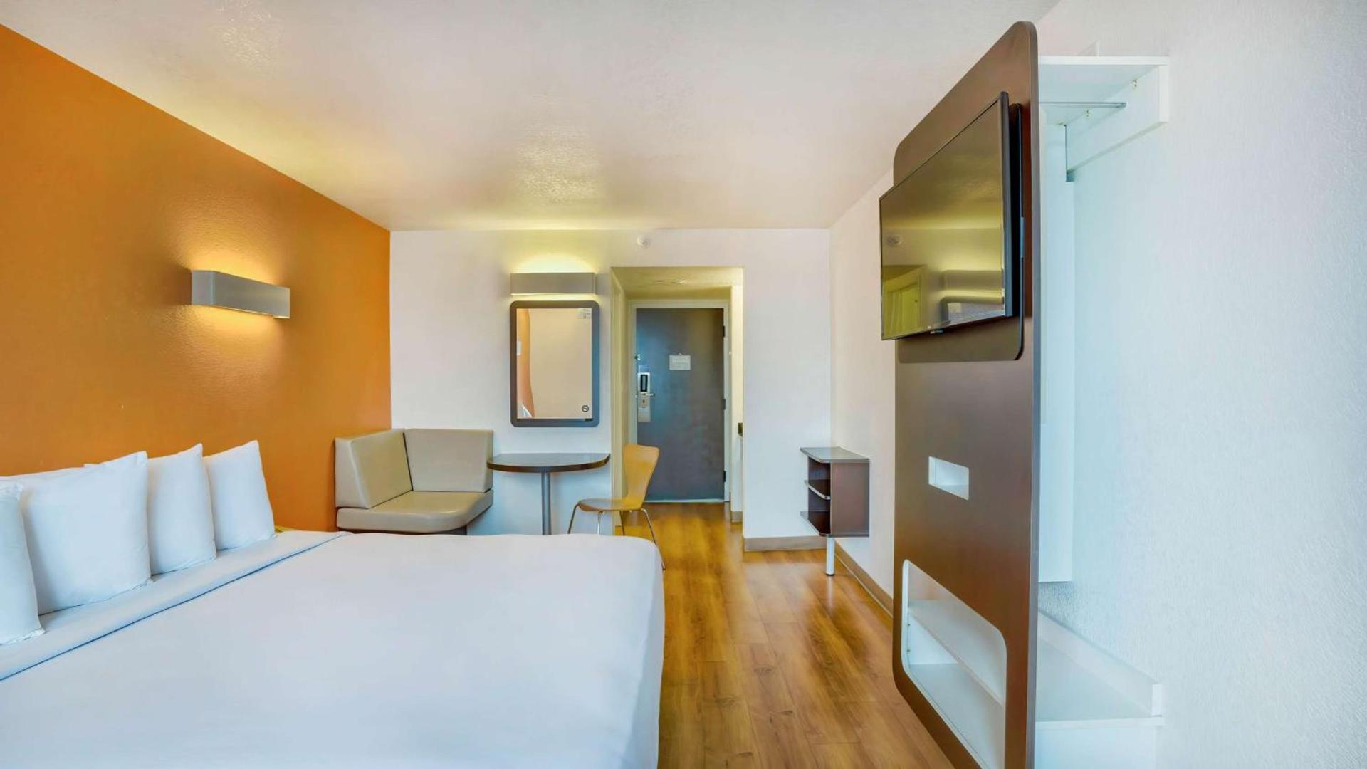 Suites Los Angeles CA Los Angeles LAX photo 12