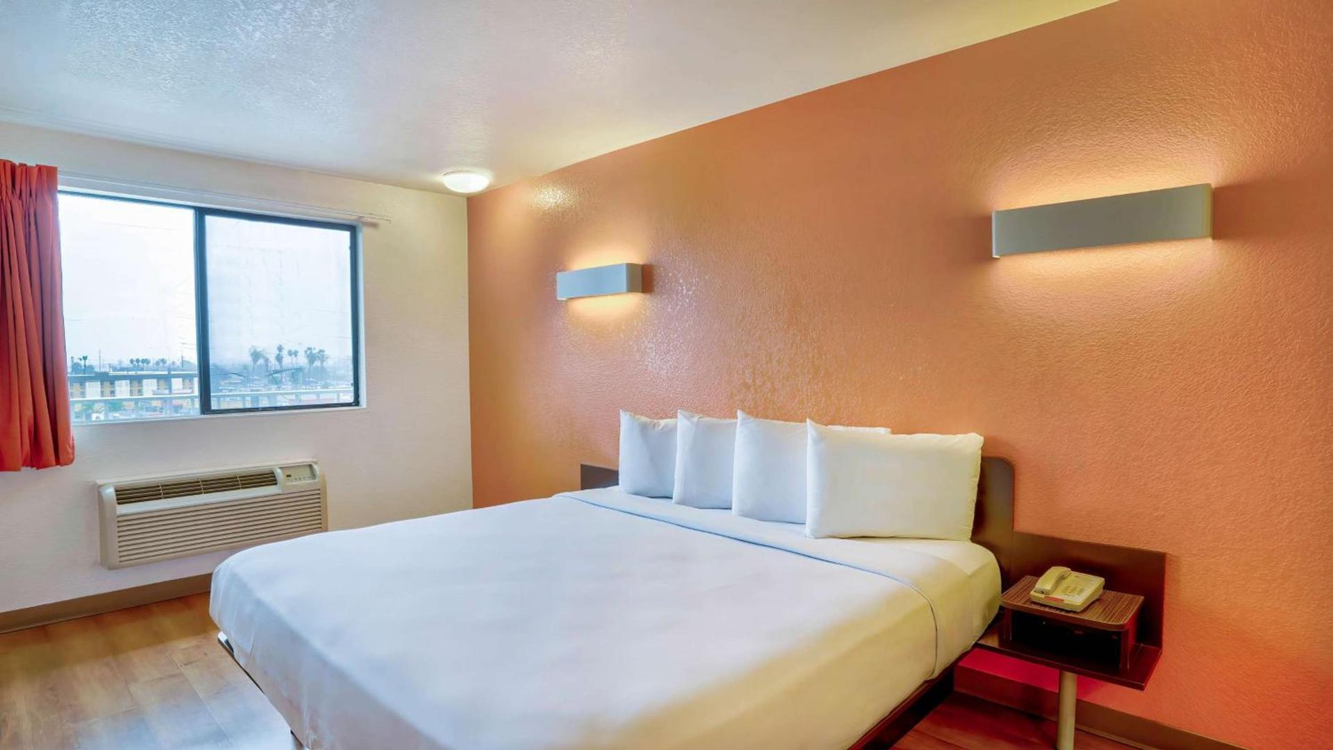 Suites Los Angeles CA Los Angeles LAX photo 11