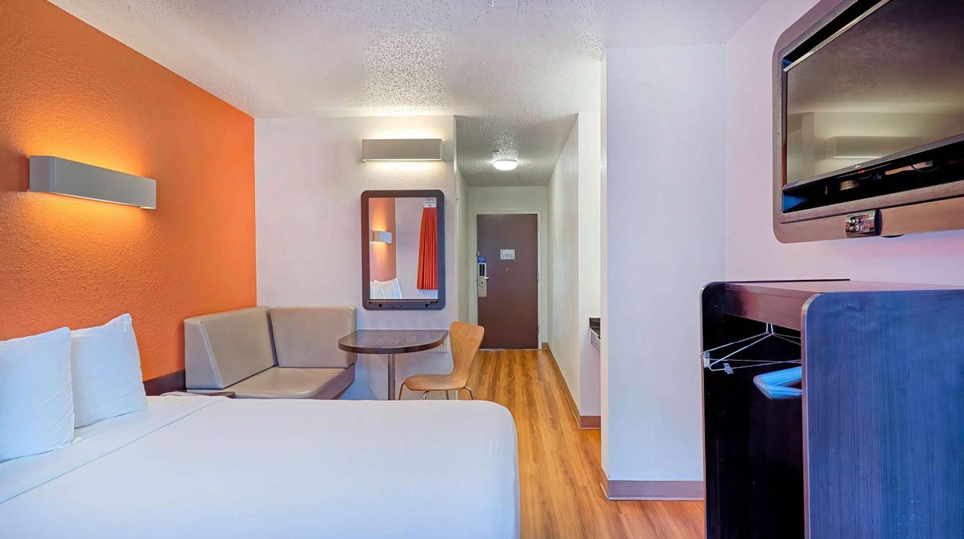 Suites Los Angeles CA Los Angeles LAX photo 14