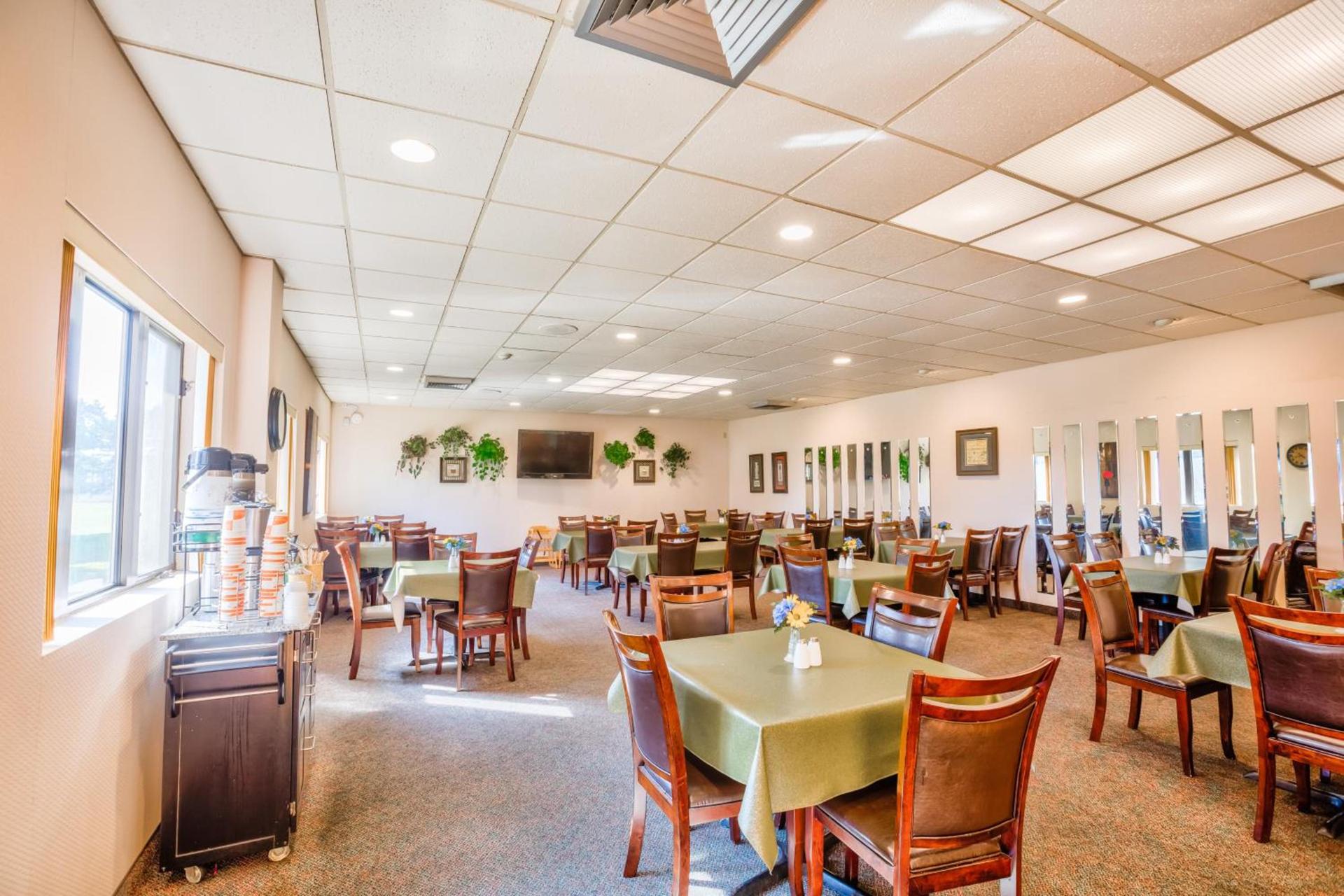 Quality Inn & Suites Escanaba North photo 38