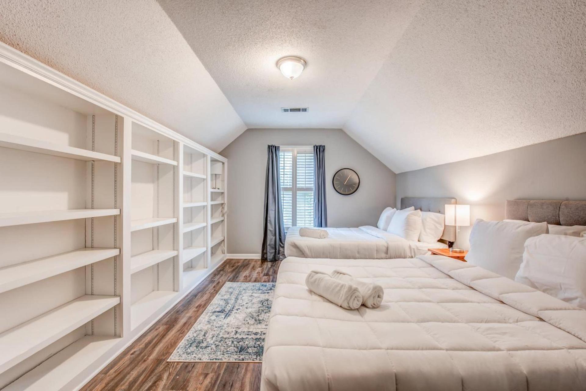 Cozy in Cordova-- Close to I-40 photo 2