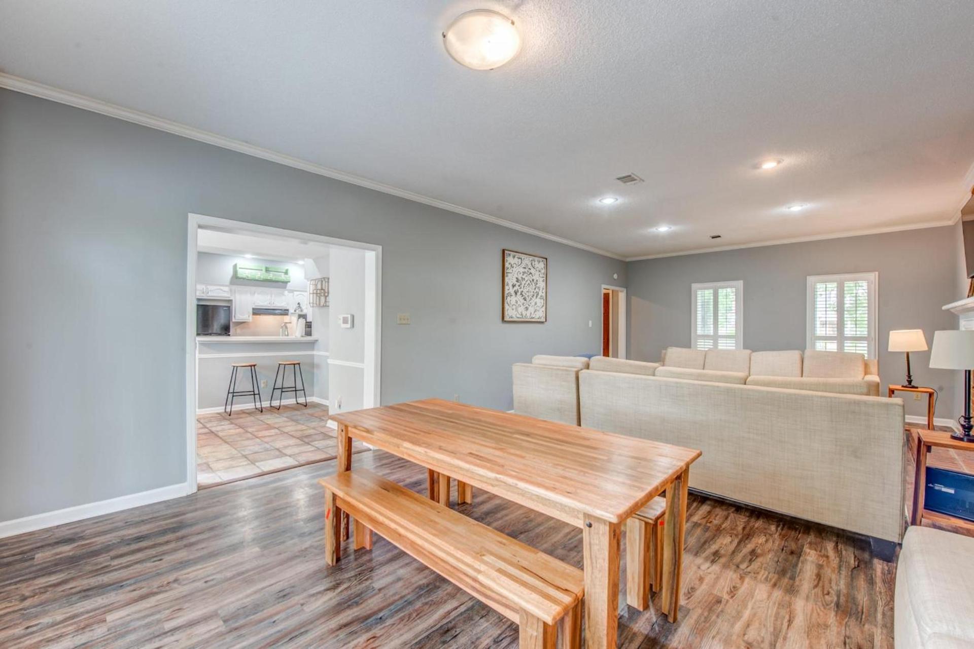 Cozy in Cordova-- Close to I-40 photo 50