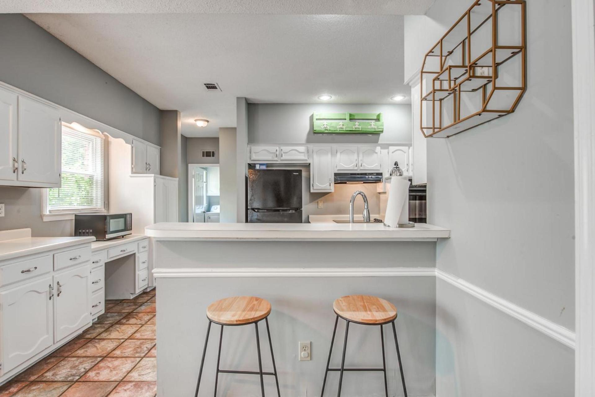 Cozy in Cordova-- Close to I-40 photo 56