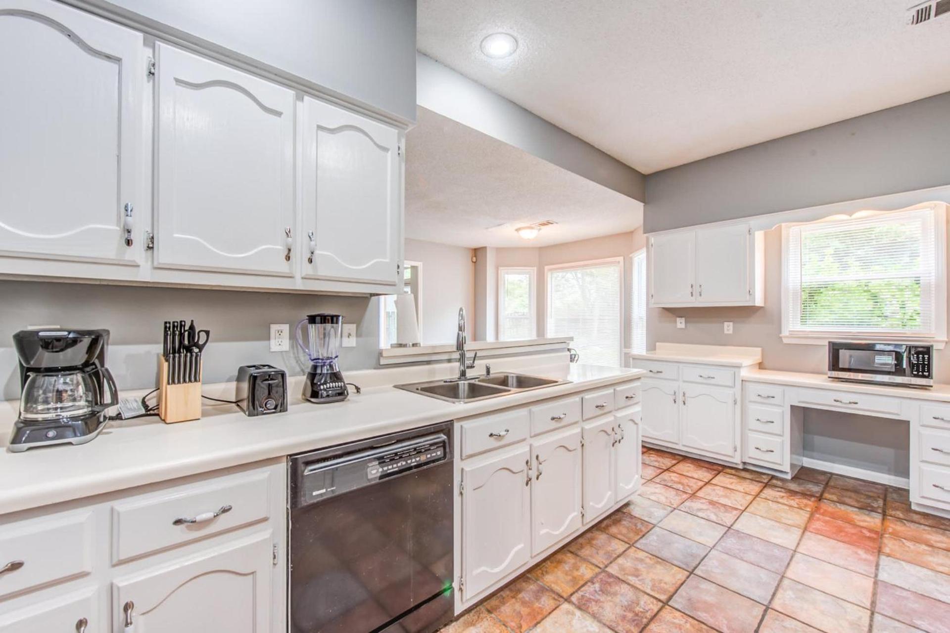 Cozy in Cordova-- Close to I-40 photo 16