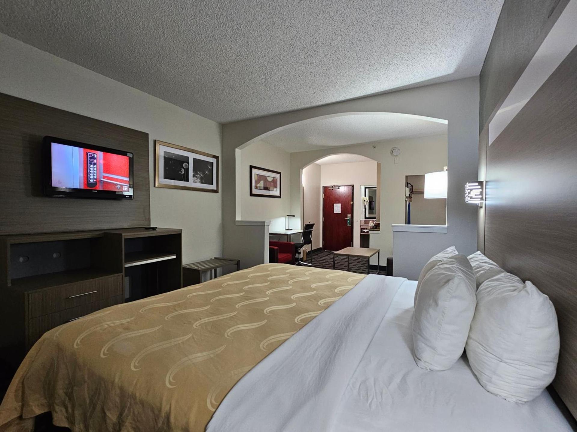 Quality Inn & Suites Irving DFW Airport South photo 52