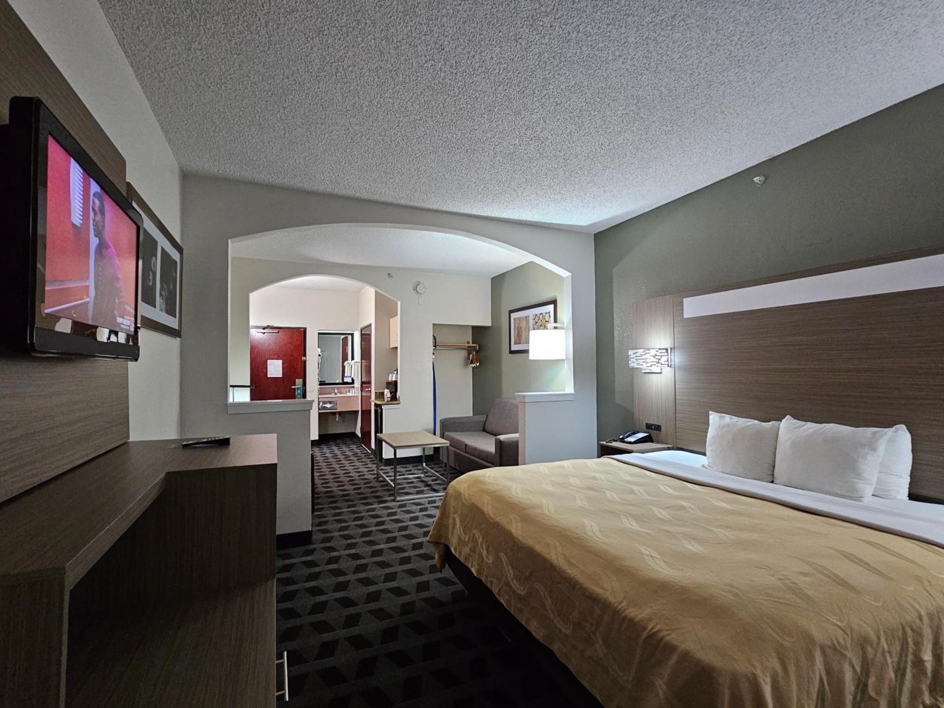 Quality Inn & Suites Irving DFW Airport South photo 50