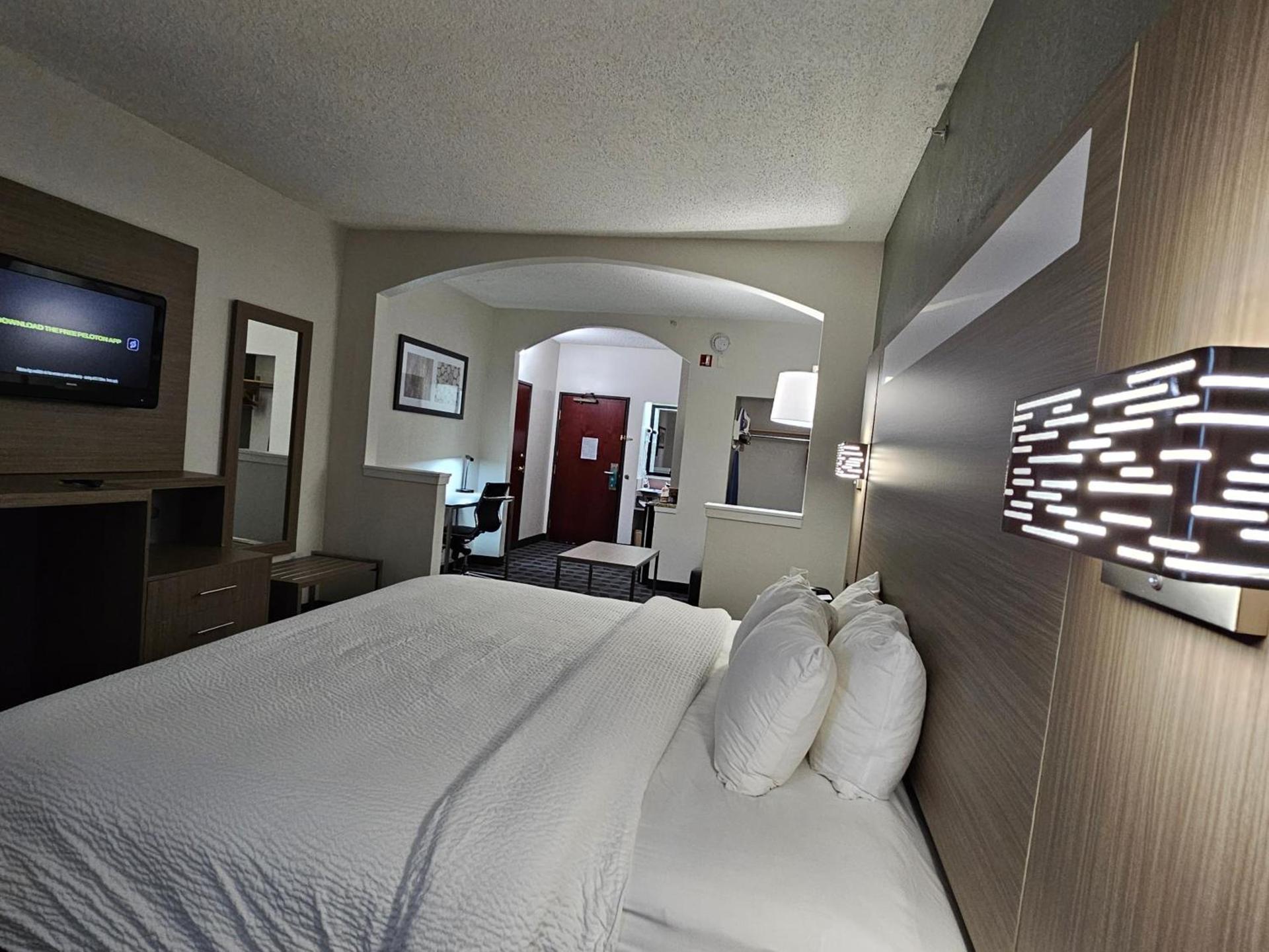 Quality Inn & Suites Irving DFW Airport South photo 61