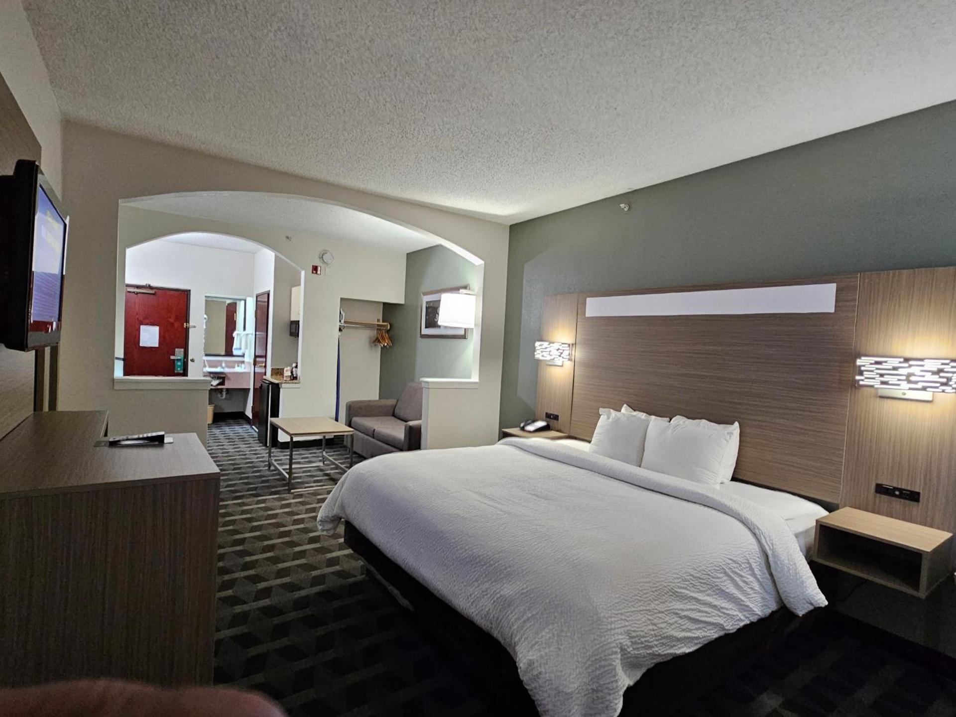 Quality Inn & Suites Irving DFW Airport South photo 57