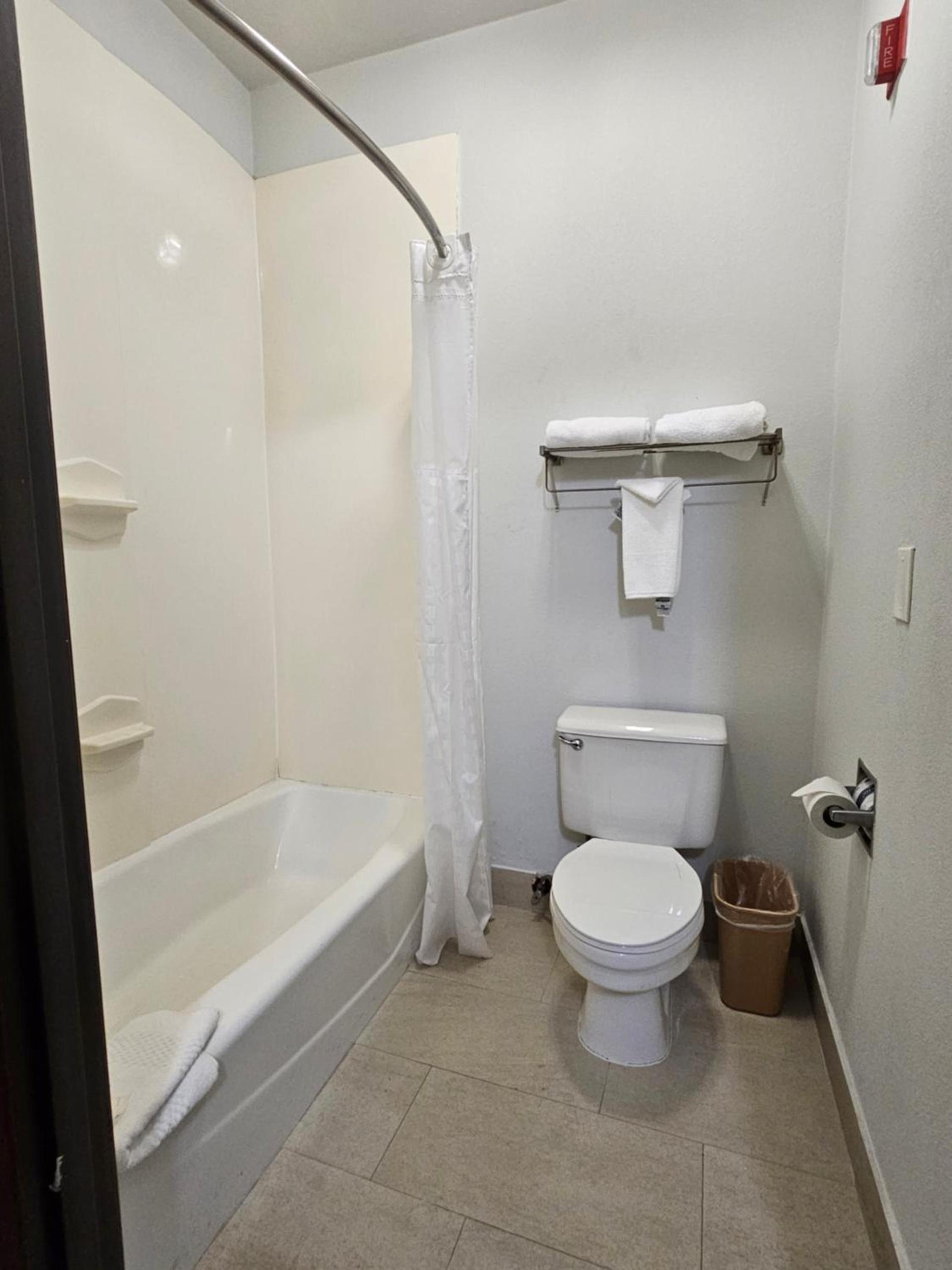 Quality Inn & Suites Irving DFW Airport South photo 58
