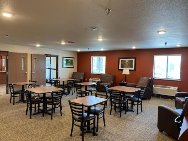 La Quinta Inn & Suites by Wyndham Greenville Woodruff Rd photo 2