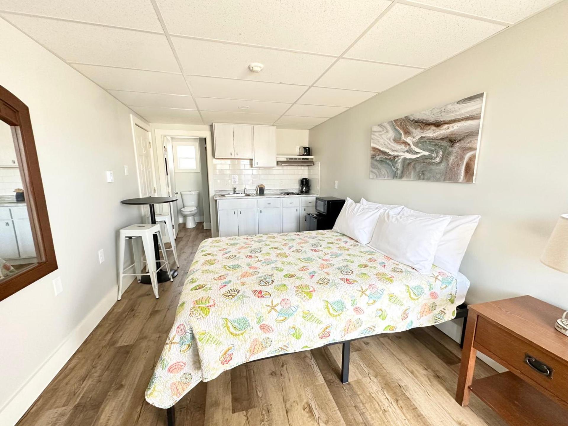 Abellona Inn & Suites photo 54