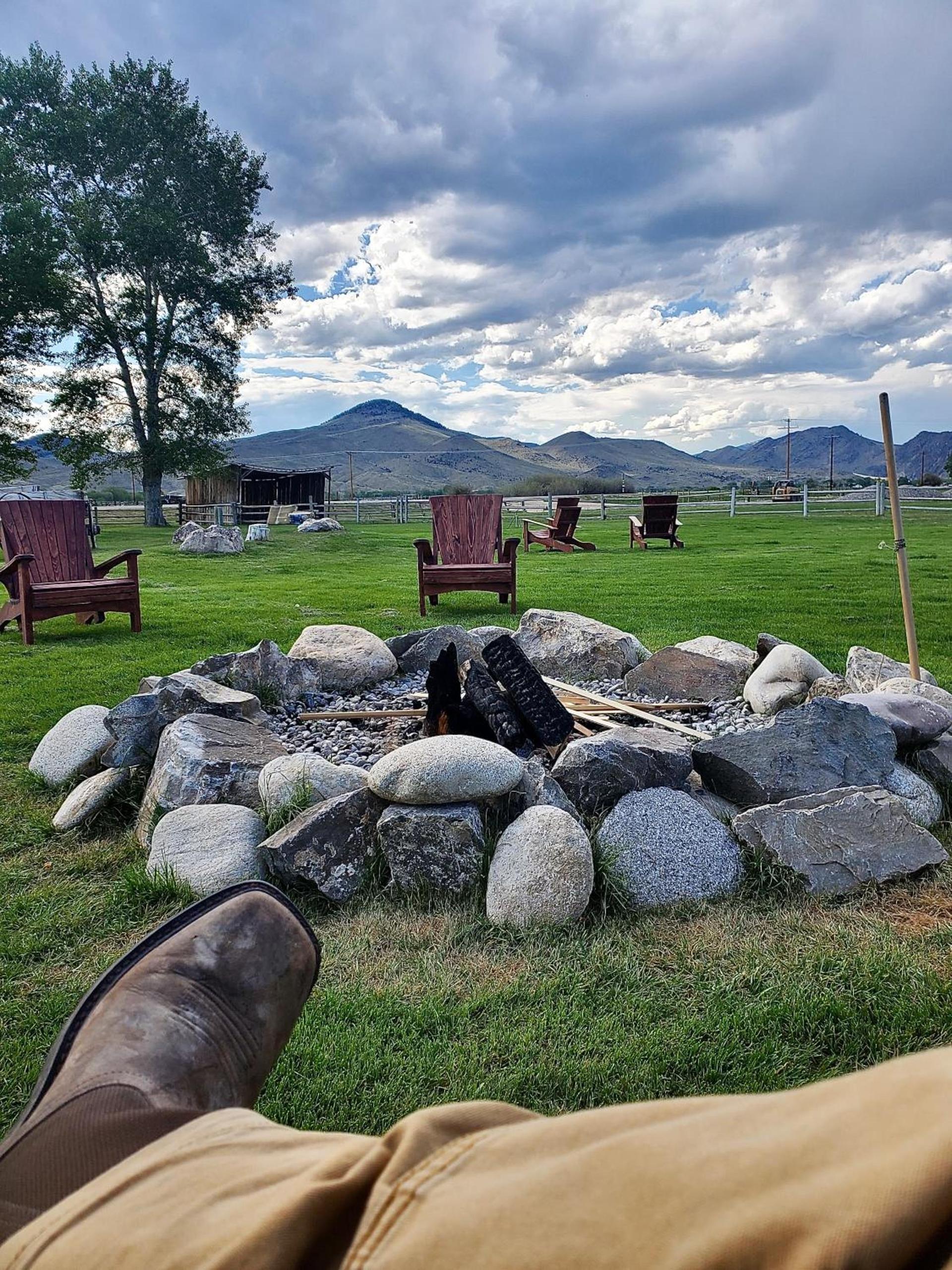 Sportsman Lodge Melrose MT photo 88