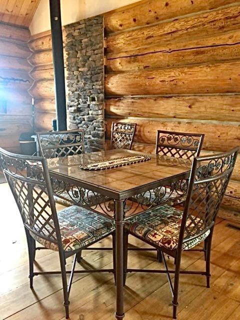 Sportsman Lodge Melrose MT photo 99