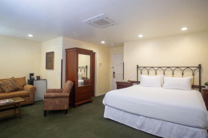 Castillo Inn at the Beach photo 40