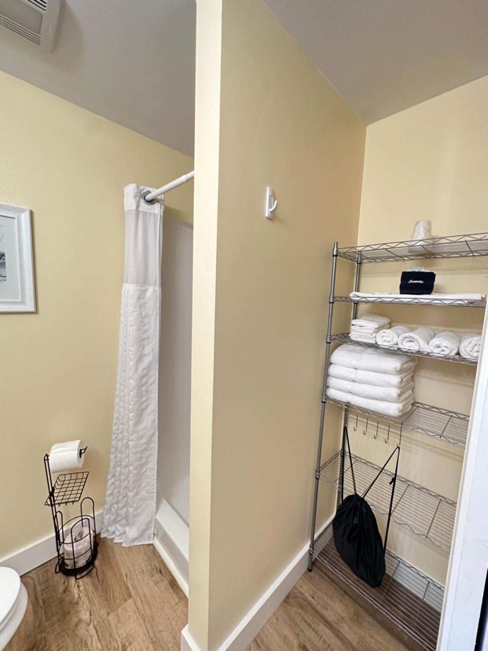Abellona Inn & Suites photo 41