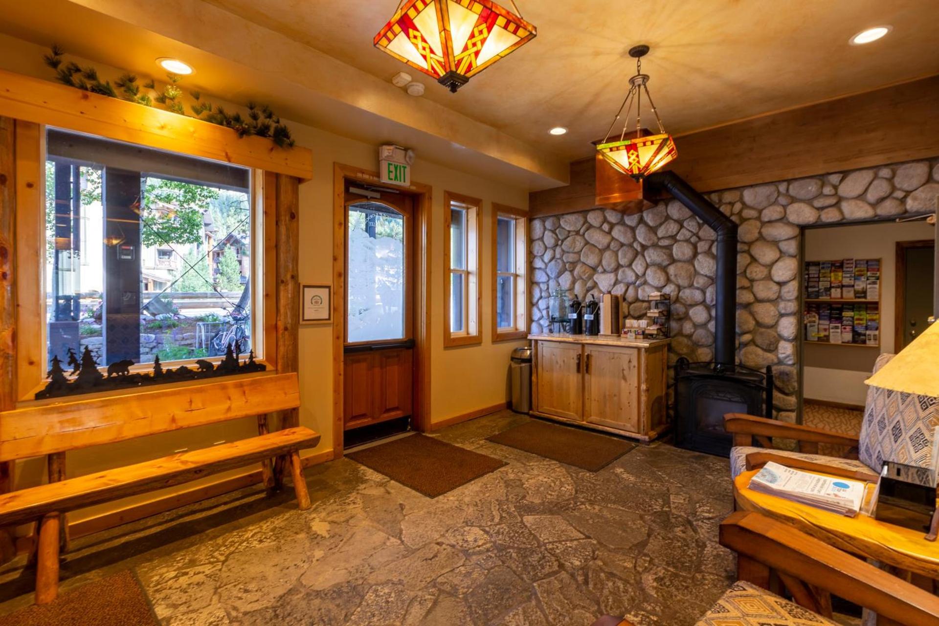 Red Wolf Lodge at Olympic Valley photo 19
