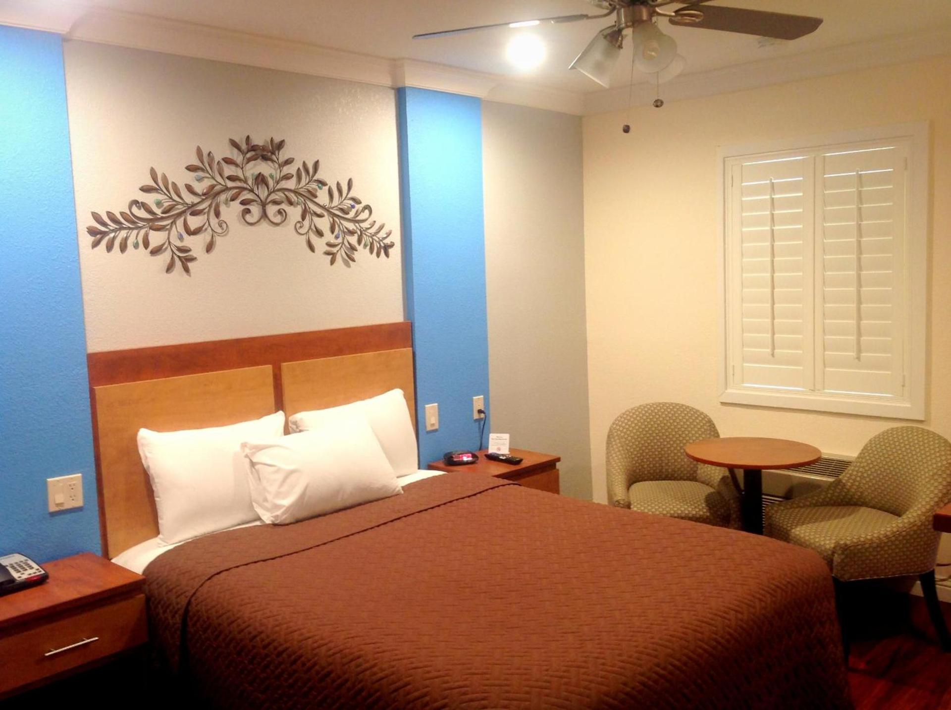 FairBridge Inn & Suites Gateway to Yosemite photo 5
