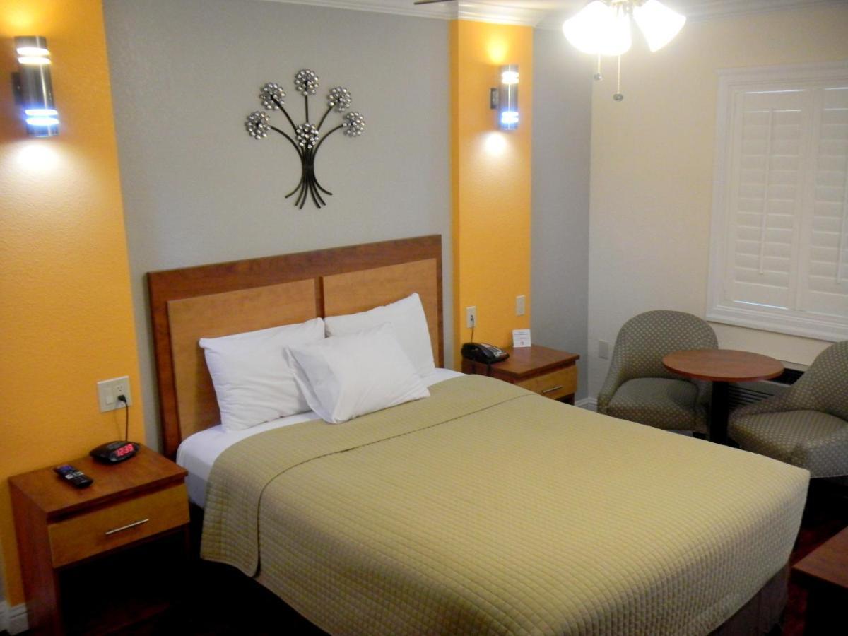 FairBridge Inn & Suites Gateway to Yosemite photo 9