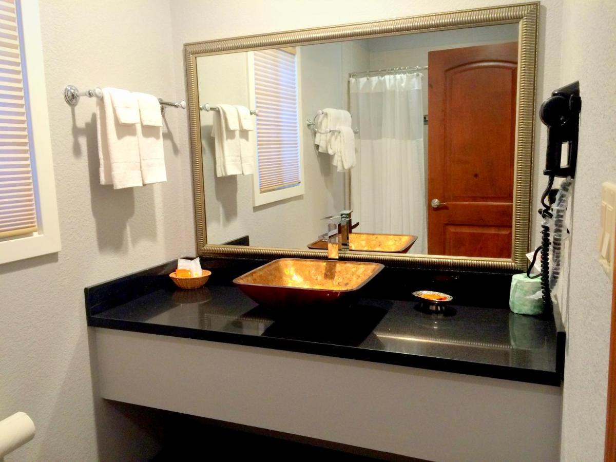 FairBridge Inn & Suites Gateway to Yosemite photo 18