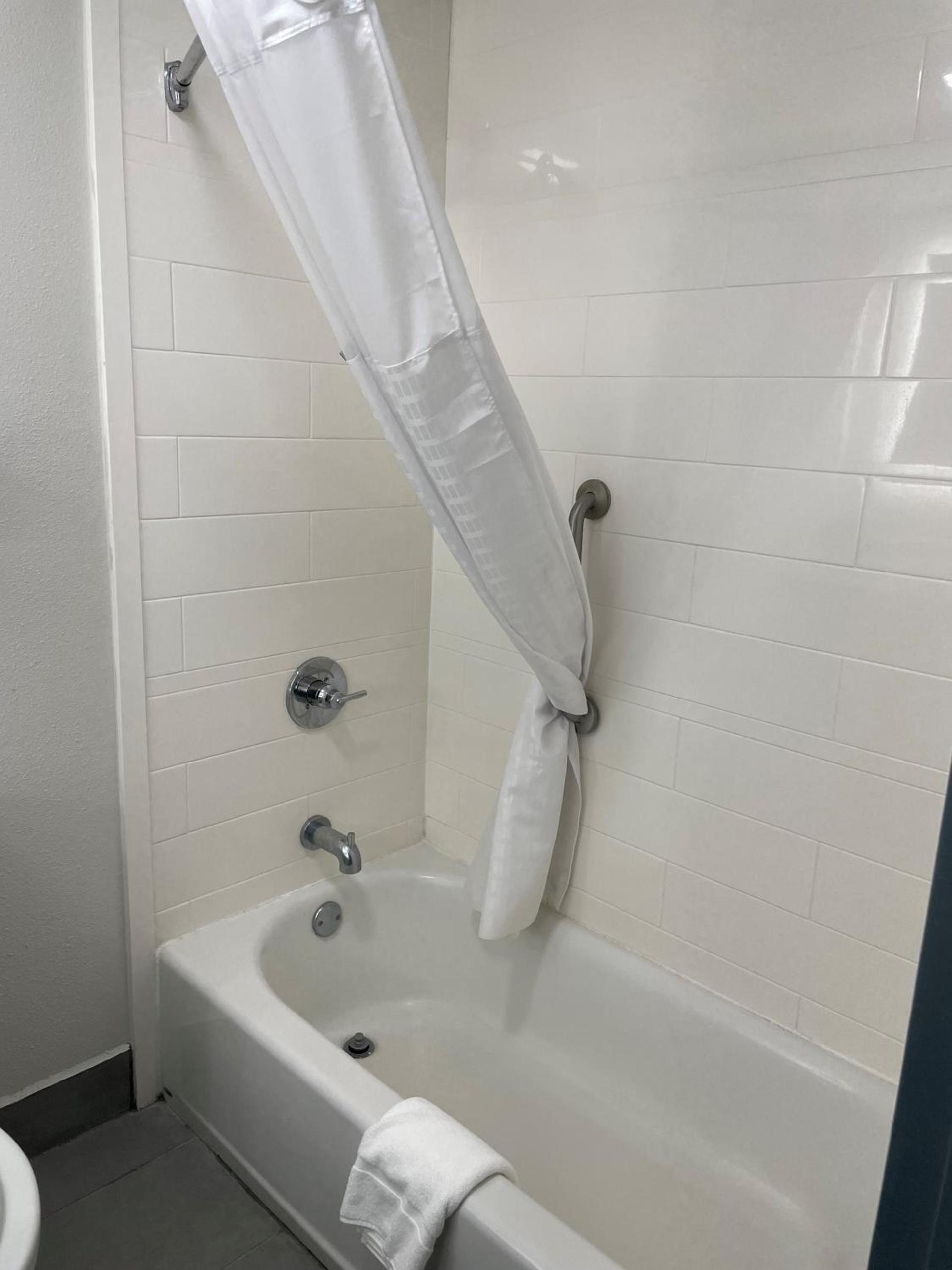Wingate by Wyndham Savannah Gateway photo 21