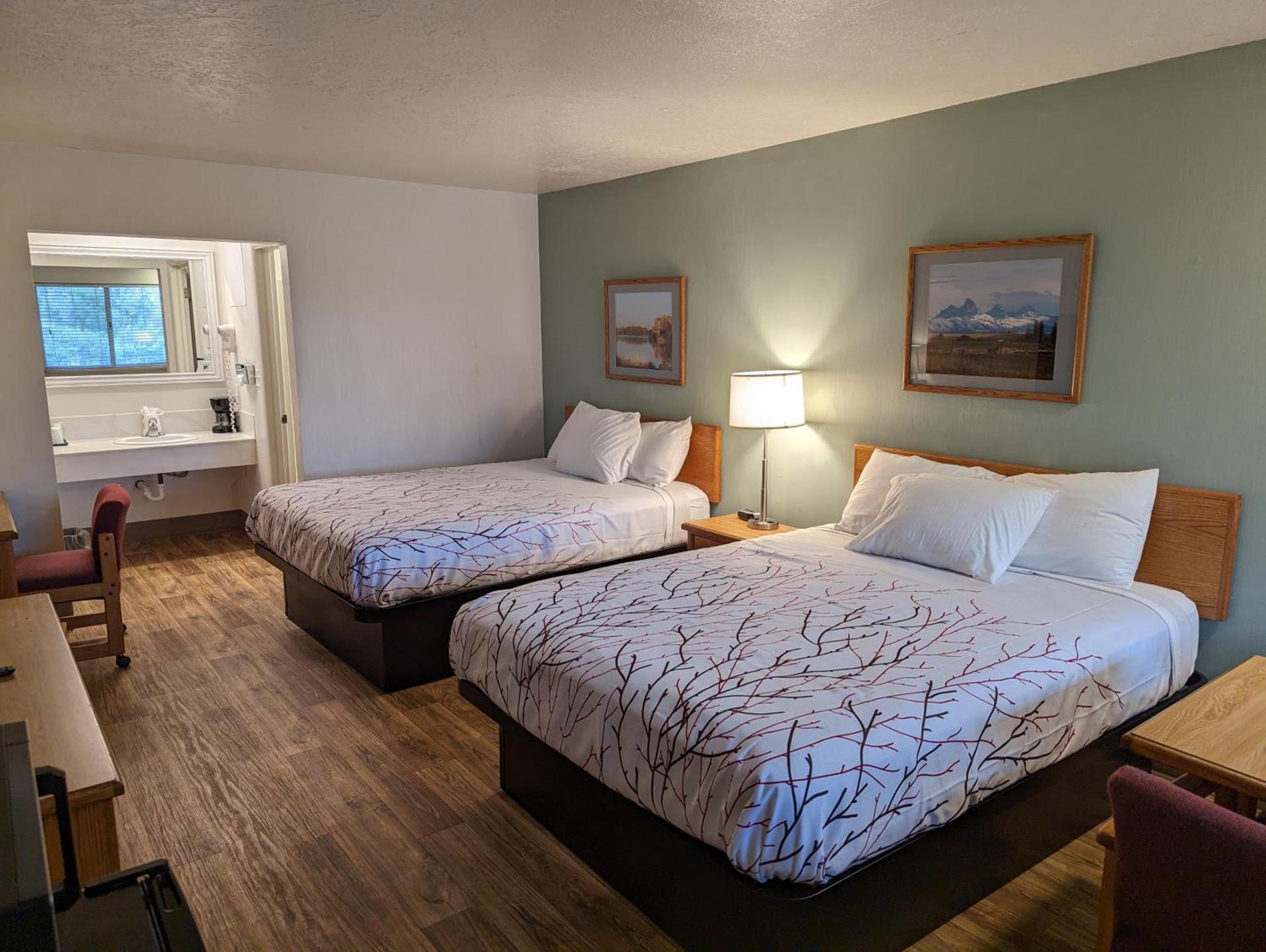 Henry's Fork Inn photo 9