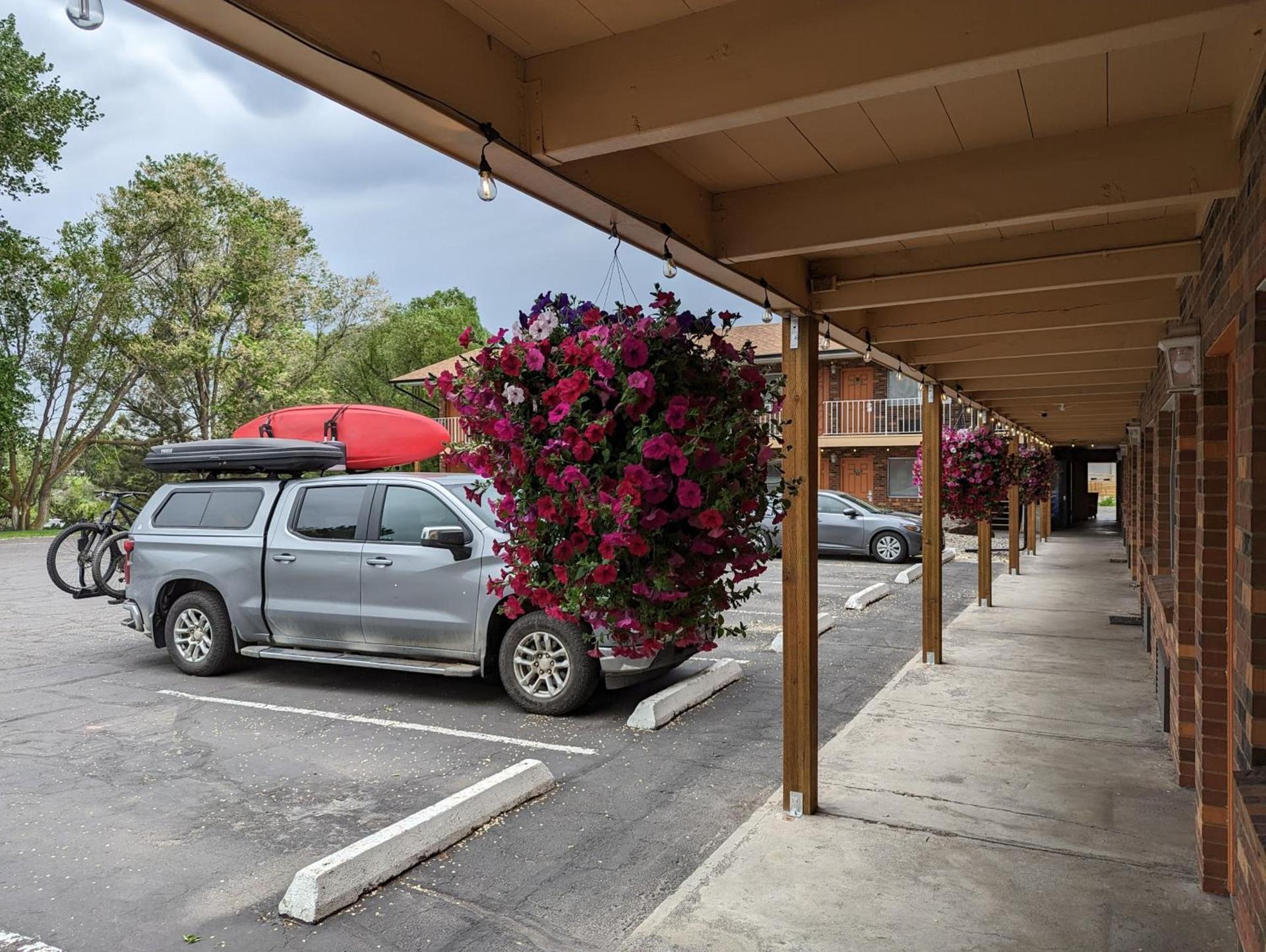 Henry's Fork Inn photo 10