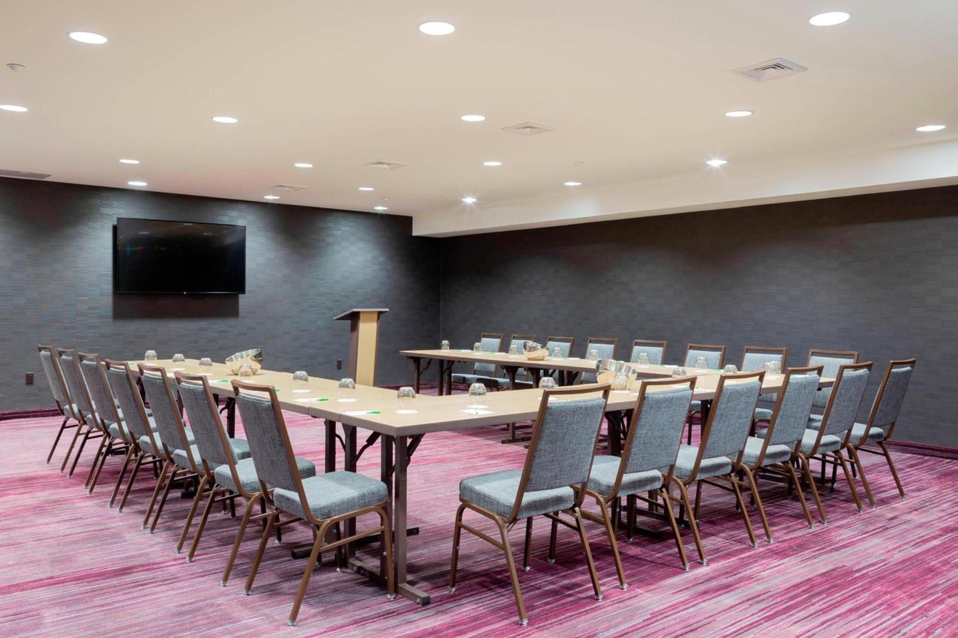 Courtyard by Marriott New York Queens/Fresh Meadows photo 34