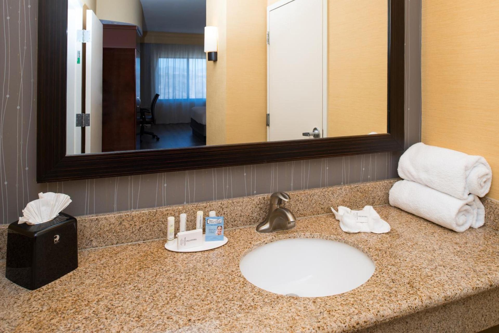 Courtyard by Marriott Victorville Hesperia photo 47