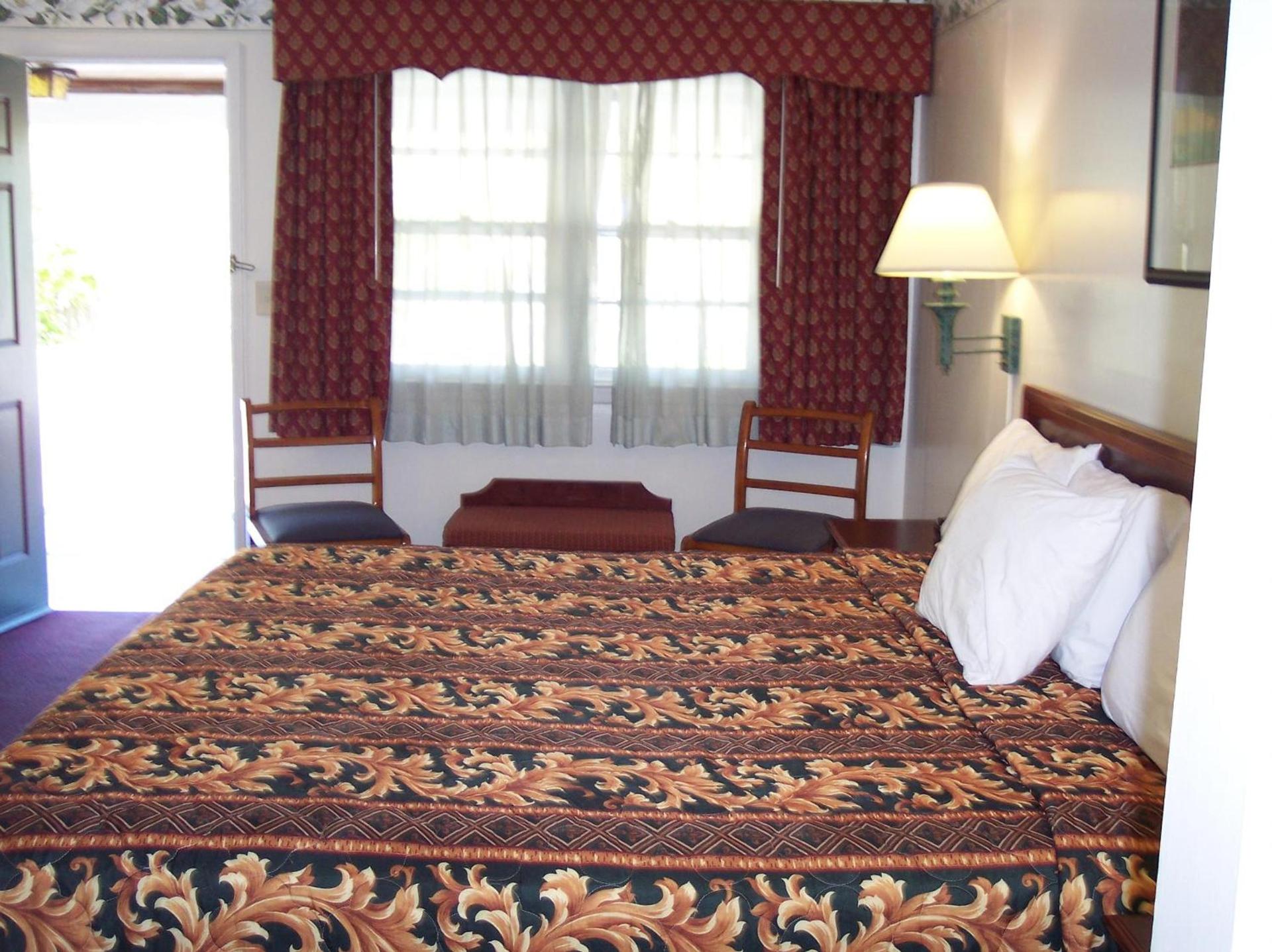 Shore Hills Motel photo 7