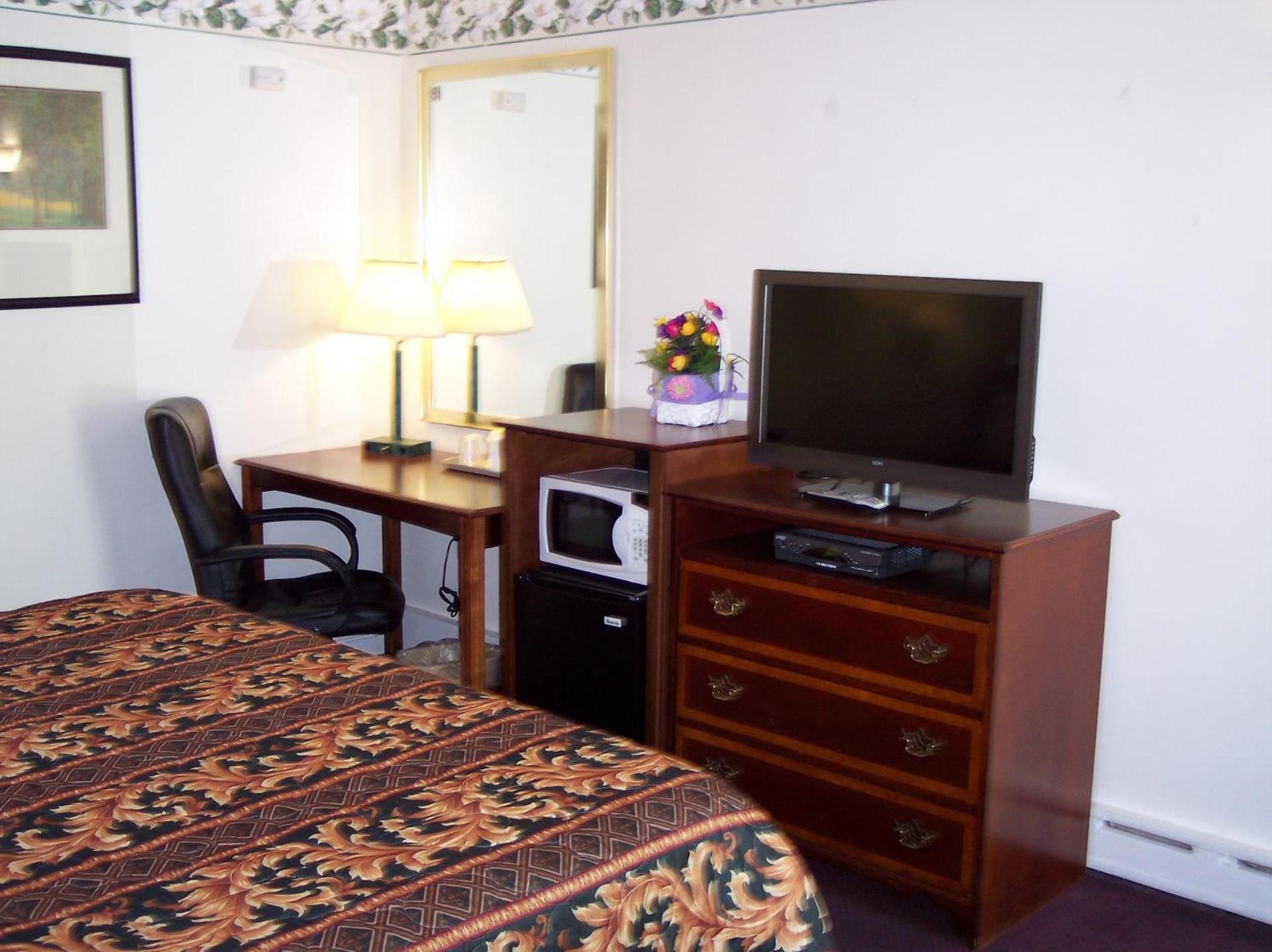 Shore Hills Motel photo 10