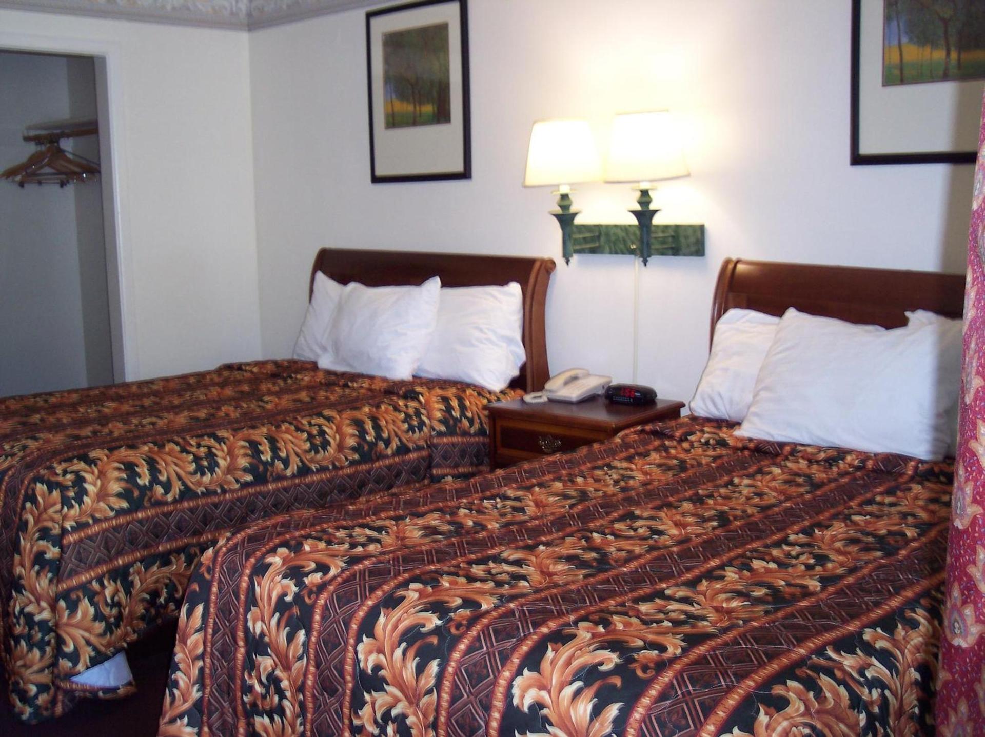 Shore Hills Motel photo 2