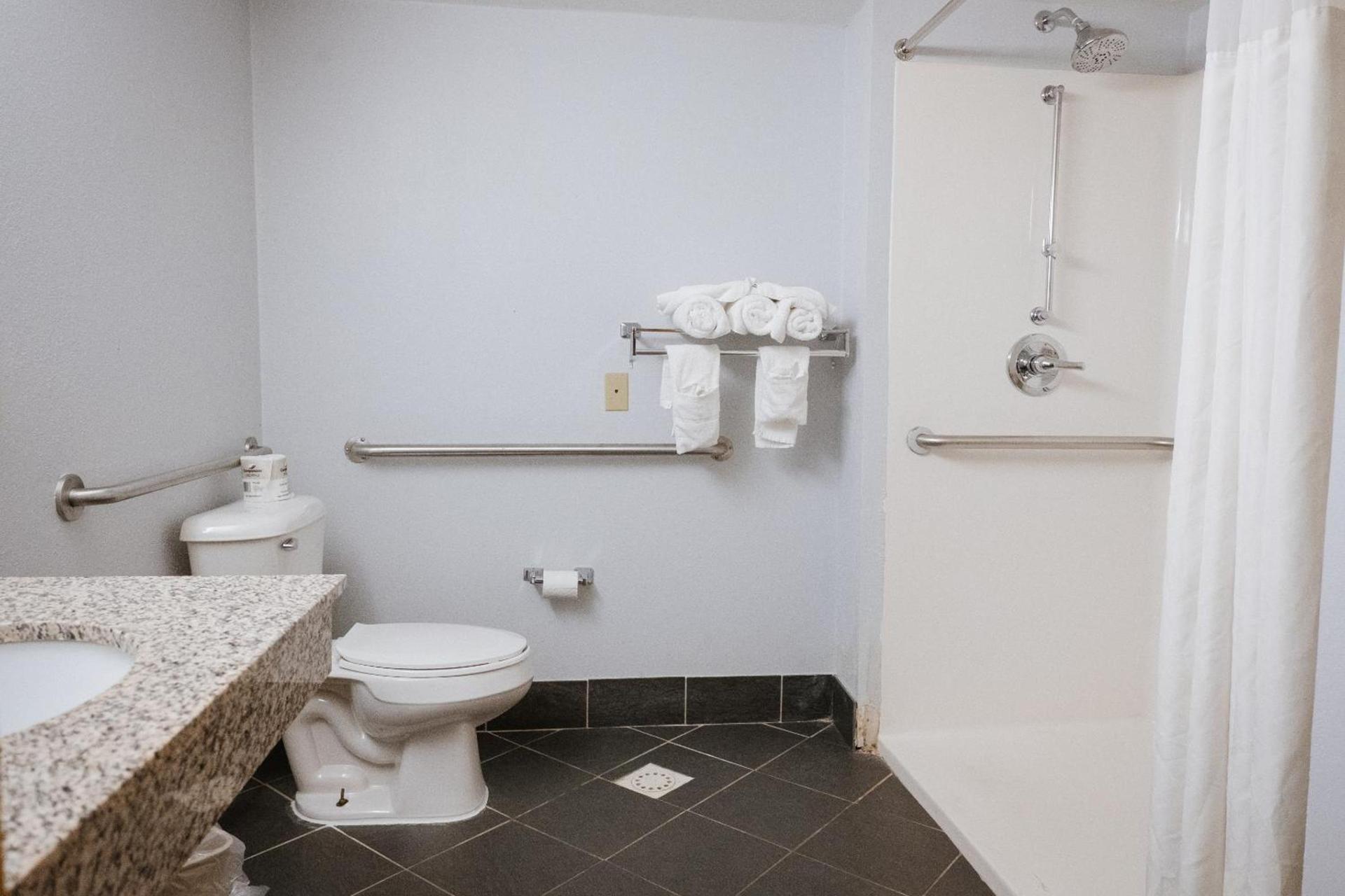 Envi Boutique Hotel Henderson-Evansville South photo 92