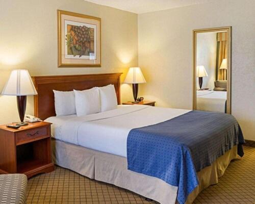 GreenTree Hotel & Extended Stay I-10 FWY Houston, Channelview, Baytown photo 25