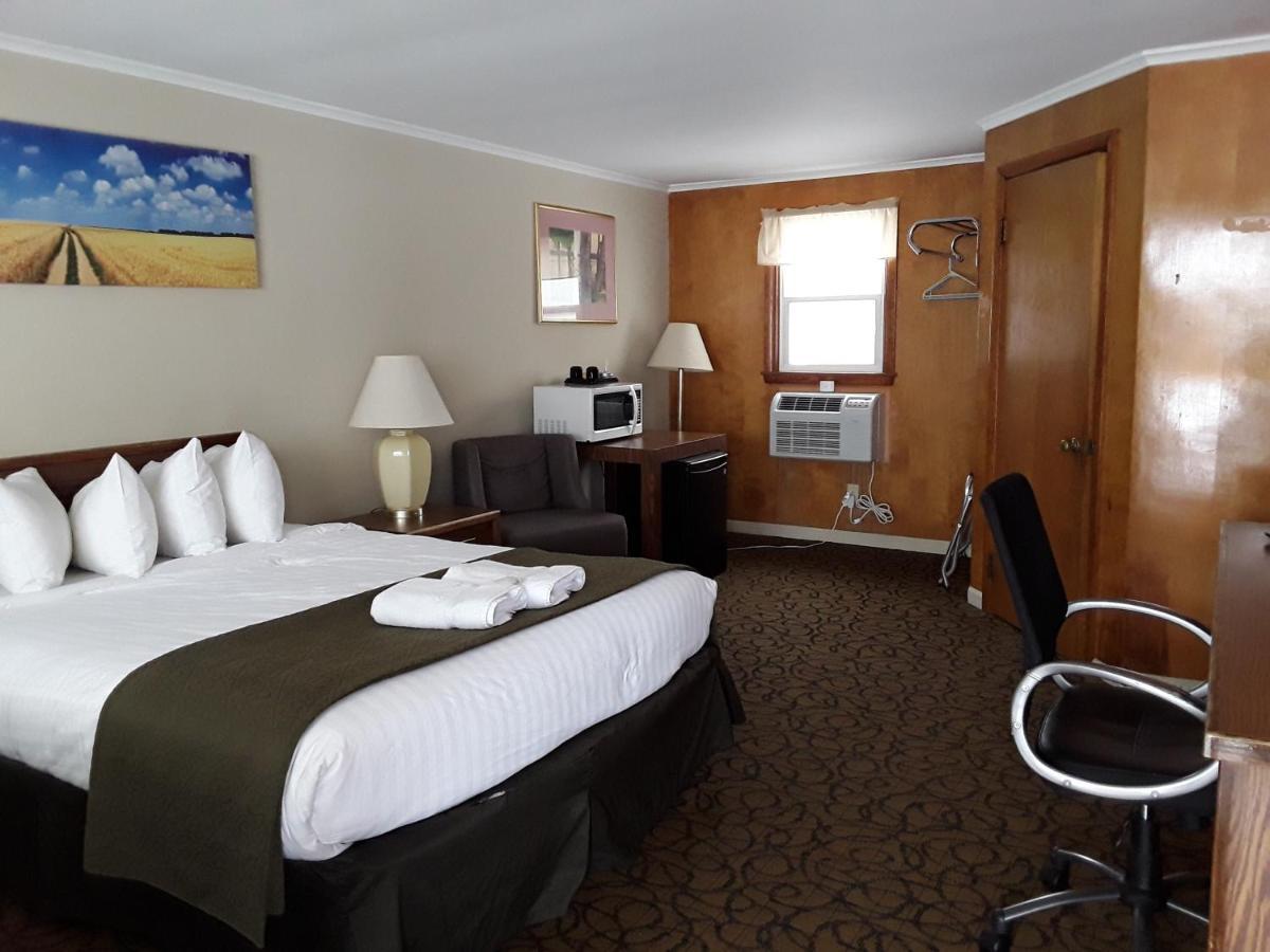 Gladstone Motel photo 10